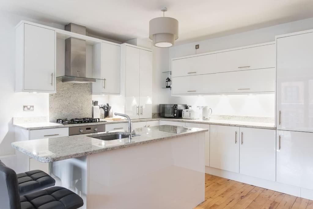 Best City Centre Luxurious Home Free Parking Belfast Eksteriør bilde