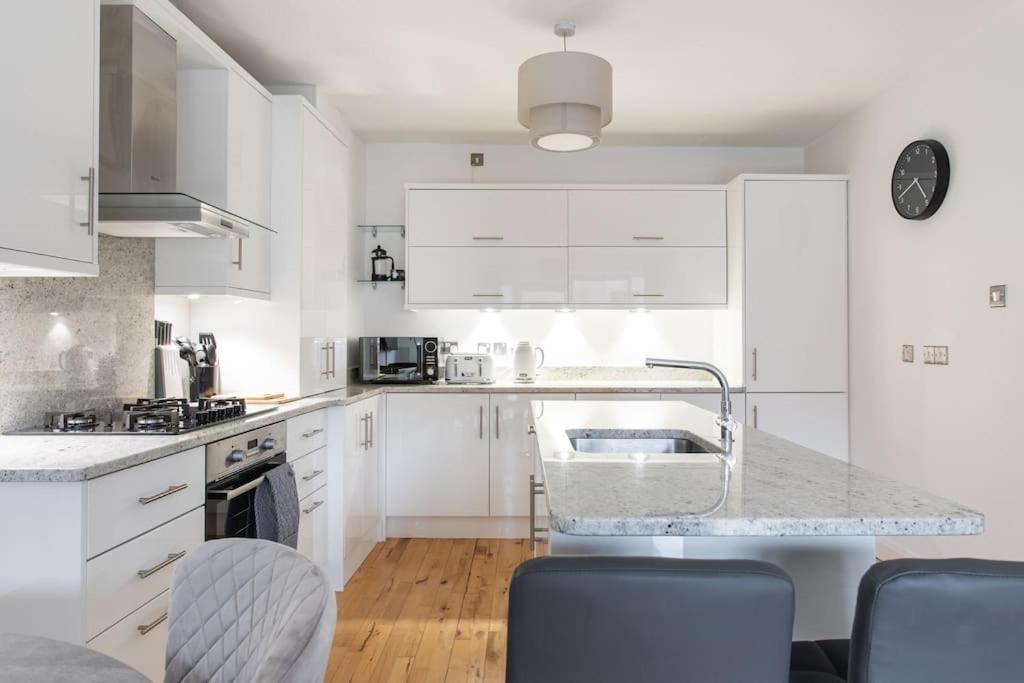 Best City Centre Luxurious Home Free Parking Belfast Eksteriør bilde